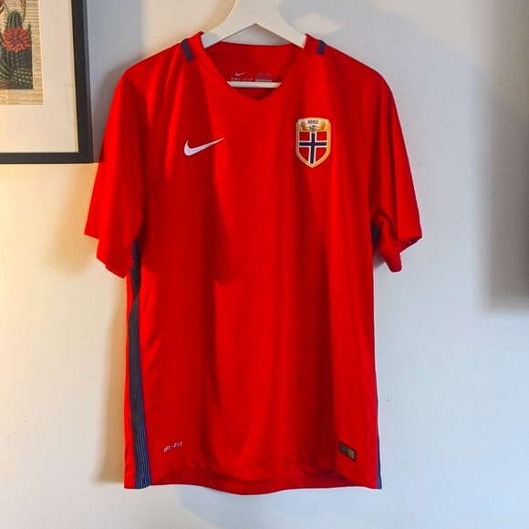 Norway Football Jersey - Size Large - Picture 1 of 4
